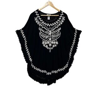 Catherines Women Poncho 0X/1X Black White Embroidered Fringe Boho Romantic Goth